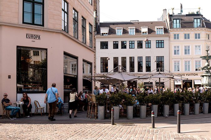 Explore Copenhagen in 60 minutes with a Local - The old stock exchange and its spire: Copenhagen’s trading past